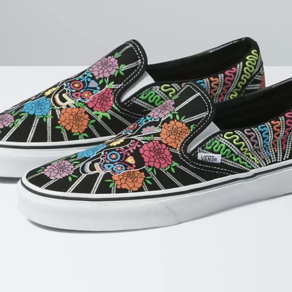 VANS Dia De Muertos Classic Slip-On Shoes Women brand  new - Picture 11 of 11